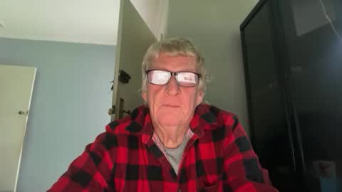 daddyoldcock online show from October 16, 2025, 8:43 pm