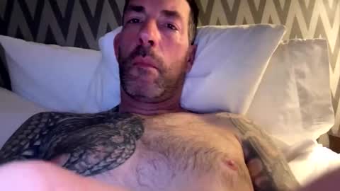 Snapshot of daddyshornyy chatting on April 18, 2026, 3:38 pm daddyshornyy online show from April 18, 2026, 3:38 pm