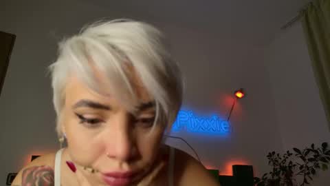 daddyspixxie online show from November 21, 2025, 7:34 pm