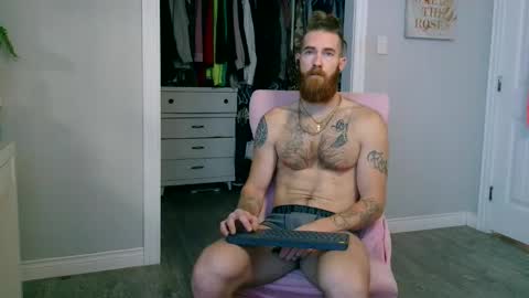 Snapshot of daddyunlocked89 chatting on October 16, 2025, 2:29 pm daddyunlocked89 online show from October 16, 2025, 2:29 pm