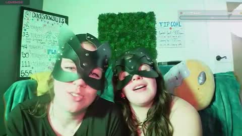 Snapshot of dadisnowsluts chatting on December 16, 2025, 1:54 am dadisnowsluts online show from December 16, 2025, 1:54 am