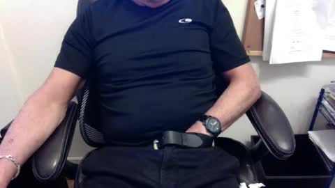 dadooronron69 online show from April 11, 2026, 4:44 pm