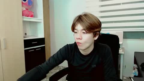 Snapshot of dae_lune chatting on February 10, 2026, 6:17 am dae_lune online show from February 10, 2026, 6:17 am