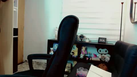 Snapshot of dae_lune chatting on March 18, 2026, 4:37 am dae_lune online show from March 18, 2026, 4:37 am