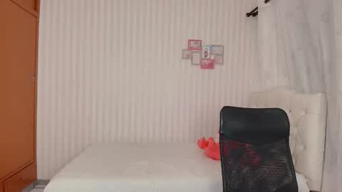 daeneryslove_doll online show from November 6, 2025, 6:25 am