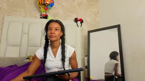 Snapshot of daffnelewis chatting on April 25, 2026, 11:13 am daffnelewis online show from April 25, 2026, 11:13 am