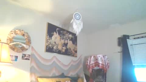 daffnye online show from September 17, 2025, 5:36 pm