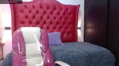 Snapshot of dafne_10 chatting on October 8, 2025, 7:22 pm dafne online show from October 8, 2025, 7:22 pm