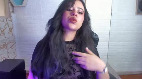 Dafne online show from September 18, 2025, 1:35 pm