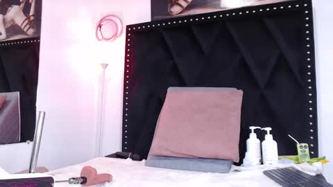 Snapshot of dafne_quenn chatting on February 15, 2025, 4:01 pm dafne_quenn online show from February 15, 2025, 4:01 pm