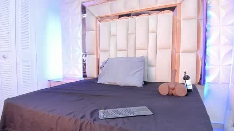 Dafnee online show from November 24, 2025, 12:27 pm