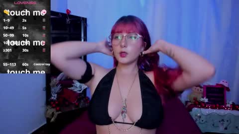Snapshot of dafnemoon_1 chatting on December 3, 2025, 2:41 am Dafne Moon online show from December 3, 2025, 2:41 am