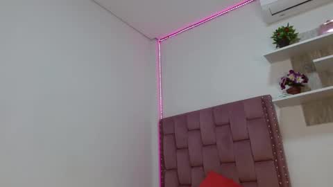 DAFNNE online show from March 9, 2025, 12:09 pm