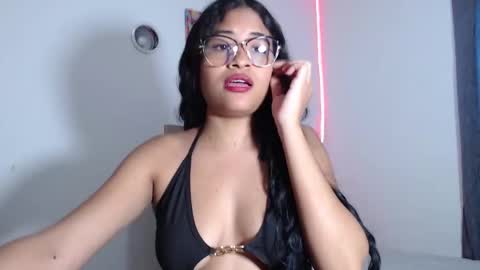 DAFNNE online show from November 7, 2025, 3:34 pm