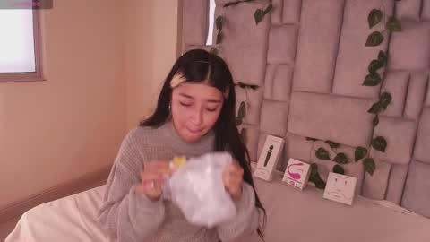 Dahiana  online show from November 25, 2025, 11:43 am