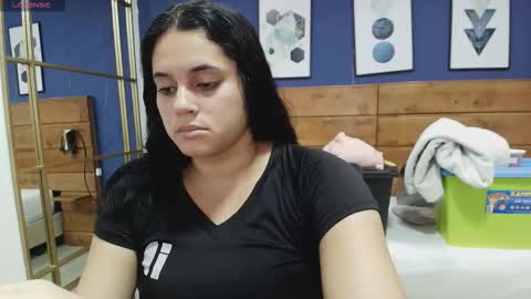  Dahiana  online show from September 25, 2025, 8:01 pm