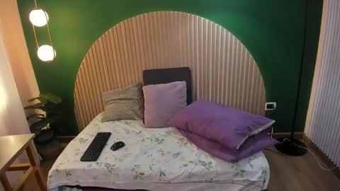 Dahiane Connor online show from November 25, 2025, 11:32 am