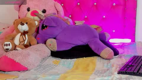 Snapshot of dahiangomezz chatting on March 28, 2026, 3:22 pm online show from March 28, 2026, 3:22 pm