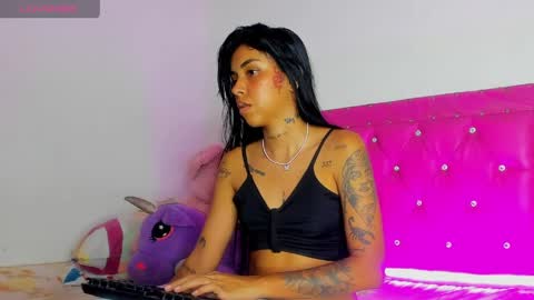 Snapshot of dahiangomezz chatting on April 25, 2026, 11:13 pm online show from April 25, 2026, 11:13 pm
