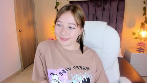 Dahlia online show from September 28, 2025, 3:50 pm