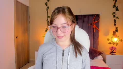 Dahlia online show from October 10, 2025, 9:47 pm