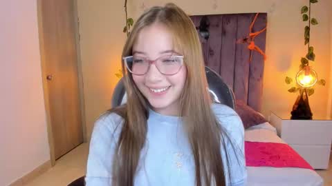 Dahlia online show from October 14, 2025, 9:37 pm