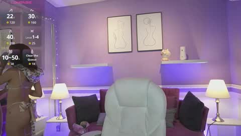 Dahlia Grey online show from November 4, 2025, 11:42 am