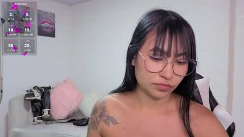Snapshot of dahlienne_vianne chatting on July 25, 2026, 8:06 pm Nicole online show from July 25, 2026, 8:06 pm