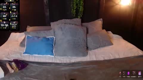 DAHYAN online show from October 6, 2025, 2:14 pm