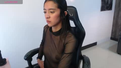 dahyan_ch online show from November 25, 2025, 5:13 pm