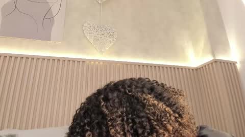 Daiana online show from April 15, 2026, 7:58 pm