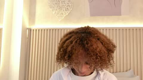Snapshot of daiana_curly chatting on June 8, 2026, 7:03 pm Daiana online show from June 8, 2026, 7:03 pm