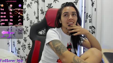 daila_ online show from March 8, 2025, 11:39 pm