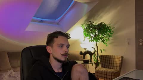 Daimon  online show from March 19, 2026, 5:17 pm