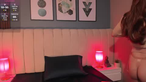 daimondpink online show from October 15, 2025, 4:01 am