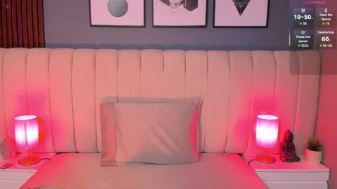 daimondpink online show from October 19, 2025, 3:40 am