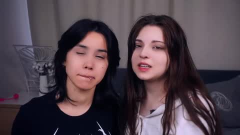 Snapshot of dainalargena chatting on June 7, 2026, 8:40 am Aoi and Lily best friends online show from June 7, 2026, 8:40 am