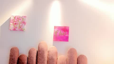 D A I S Y  online show from October 1, 2025, 11:27 am