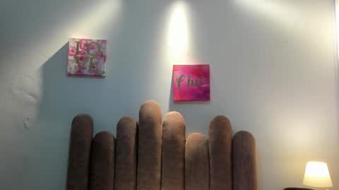 D A I S Y  online show from October 3, 2025, 12:13 pm