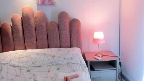 D A I S Y  online show from October 14, 2025, 12:06 pm