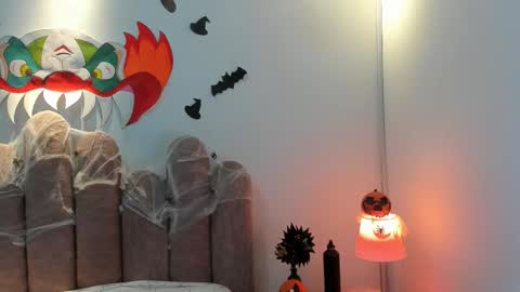 D A I S Y  online show from October 15, 2025, 12:27 pm