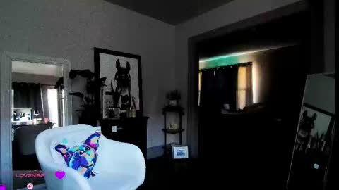 Daisy online show from November 19, 2025, 3:12 pm