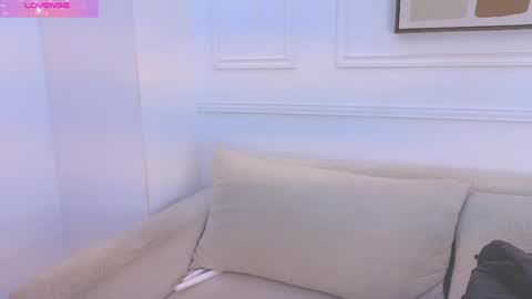 Daisy Price online show from May 15, 2026, 10:11 am