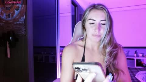 DaisyDeliciousxx online show from December 11, 2024, 7:36 pm