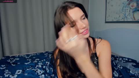 Naomi online show from December 8, 2024, 1:36 pm