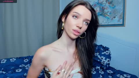 Naomi online show from December 15, 2024, 7:46 am