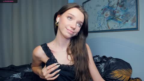 Naomi online show from December 20, 2024, 11:43 am