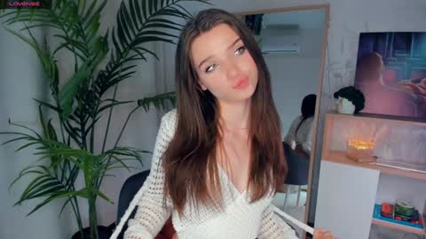 Naomi online show from February 9, 2025, 2:38 am