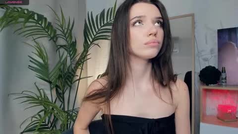 Naomi online show from February 22, 2025, 3:12 am