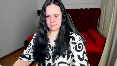 Snapshot of daisyharts chatting on June 24, 2026, 4:17 pm DaisyHarts online show from June 24, 2026, 4:17 pm